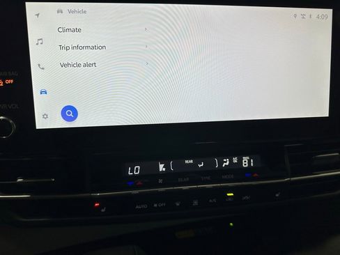 Used 2025 Toyota Sienna XSE image 30