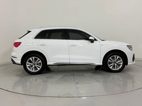 Certified 2025 Audi Q3 2.0T Premium w/ Convenience Package image 8