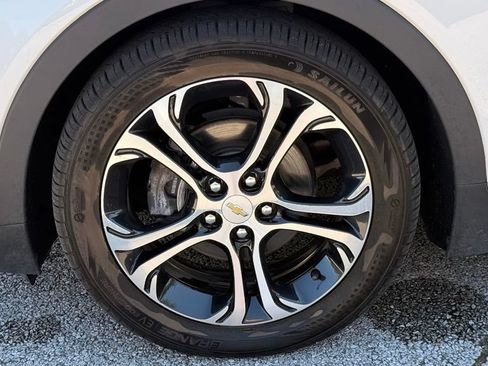 Used 2020 Chevrolet Bolt Premier w/ Infotainment Package FWD image 41