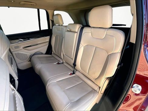 Used 2022 Jeep Grand Cherokee Limited w/ Luxury Tech Group II image 26