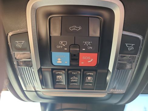 Used 2025 RAM 3500 Laramie image 21