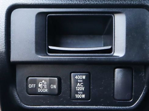 Used 2016 Toyota Tacoma TRD Off-Road w/ Towing Package RWD image 19