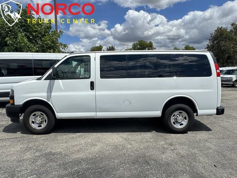 Used 2021 Chevrolet Express 3500 LS RWD image 7