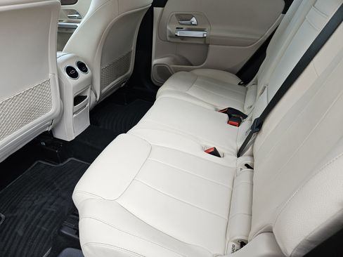 Certified 2022 Mercedes-Benz GLB 250 image 28