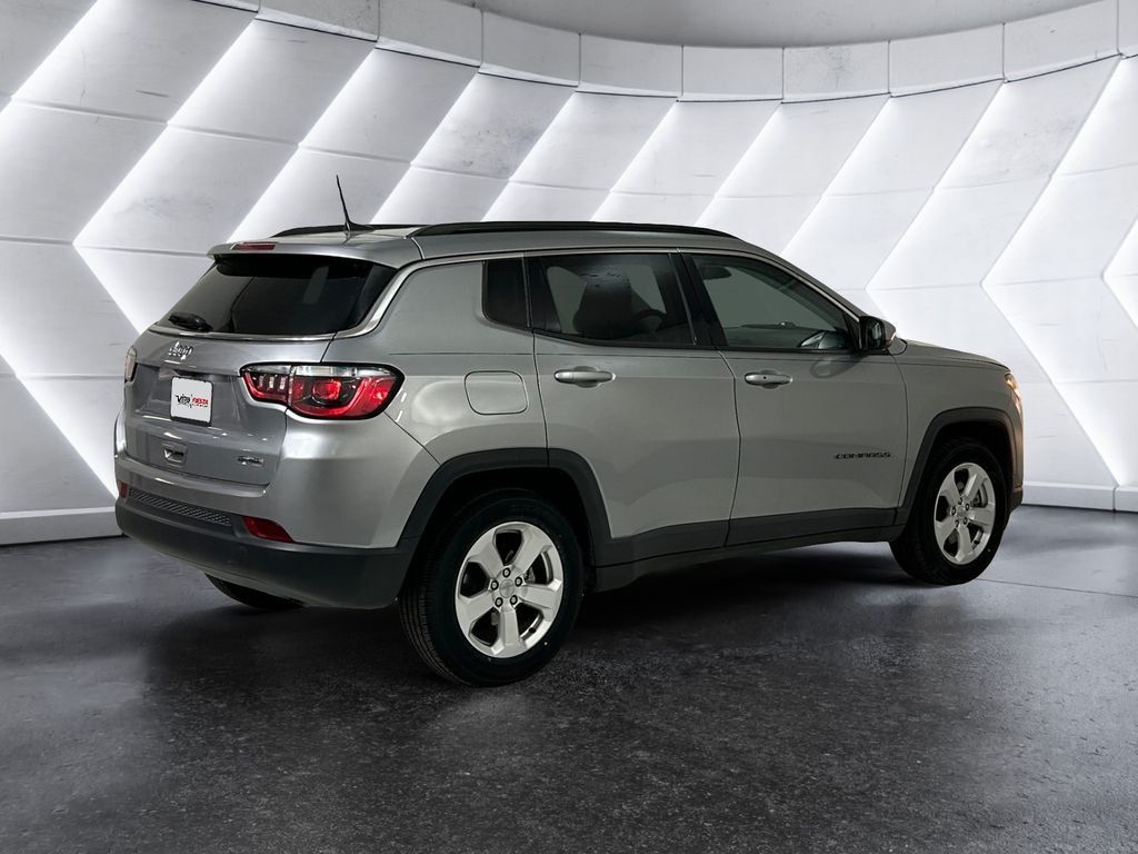 Used 2021 Jeep Compass Latitude FWD image 4