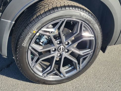 New 2026 Nissan Kicks SR FWD image 3