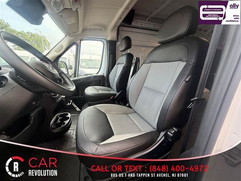Used 2025 RAM ProMaster 2500 w/ Convenience Group FWD image 9
