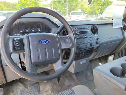 Used 2014 Ford F250 XL AWD/4WD image 9
