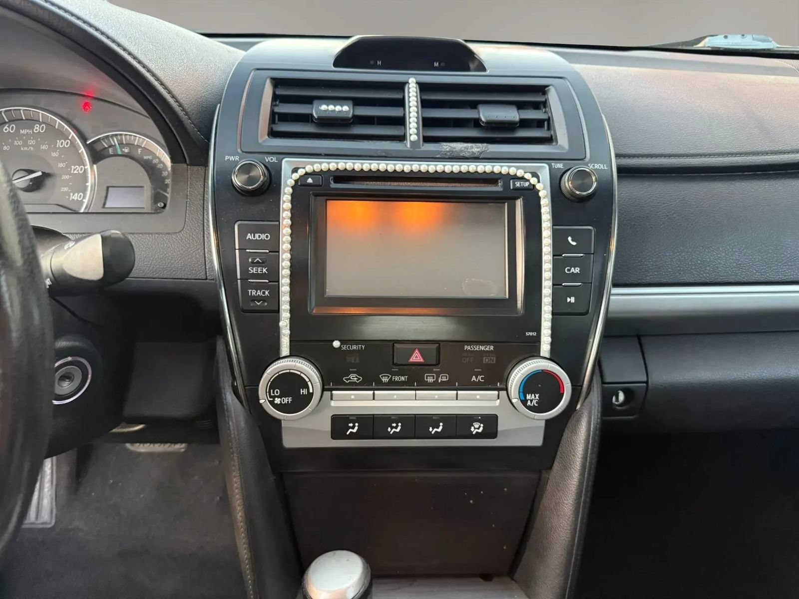 Used 2012 Toyota Camry SE FWD image 13