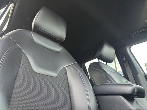 Used 2022 Jeep Compass Altitude image 17