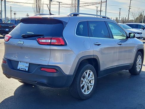 Used 2018 Jeep Cherokee Latitude image 6