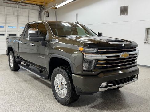 Used 2022 Chevrolet Silverado 2500 High Country w/ Safety Package II AWD/4WD image 6