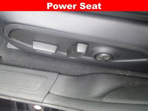 Used 2024 Jeep Grand Cherokee Altitude AWD/4WD image 25