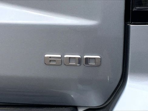 Used 2024 Cadillac Escalade Premium Luxury w/ Performance Package image 9