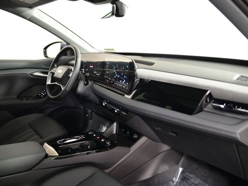 Certified 2025 Audi Q6 e-tron Premium w/ Convenience Package image 18