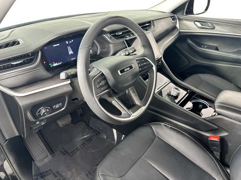 Used 2023 Jeep Grand Cherokee L Limited w/ Black Appearance Package RWD image 9