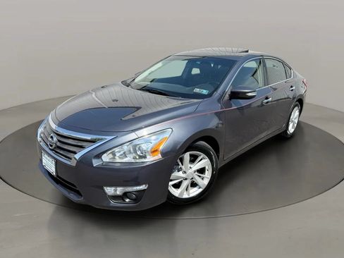 Used 2013 Nissan Altima 2.5 SV w/ 2.5SV Convenience Pkg FWD image 2