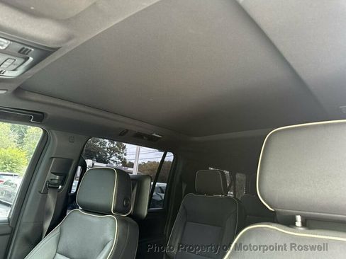 Used 2023 GMC Yukon XL SLT w/ SLT Premium Package RWD image 16
