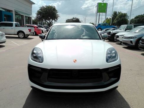 Used 2023 Porsche Macan Turbo AWD/4WD image 3