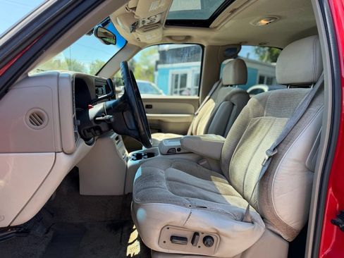 Used 2001 Chevrolet Tahoe LT w/ LT Preferred Equipment Group AWD/4WD image 10