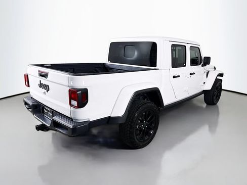 Used 2024 Jeep Gladiator Sport AWD/4WD image 7