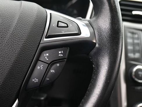 Used 2018 Ford Fusion SE image 15