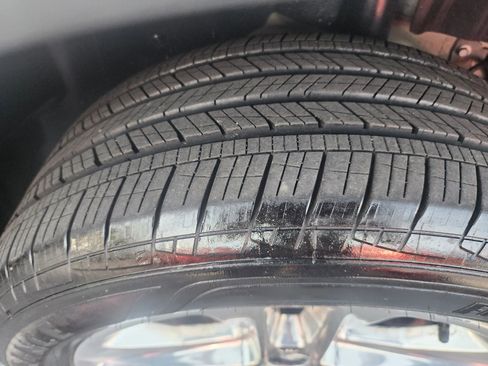 Used 2017 Ford Explorer XLT w/ Equipment Group 202A image 23