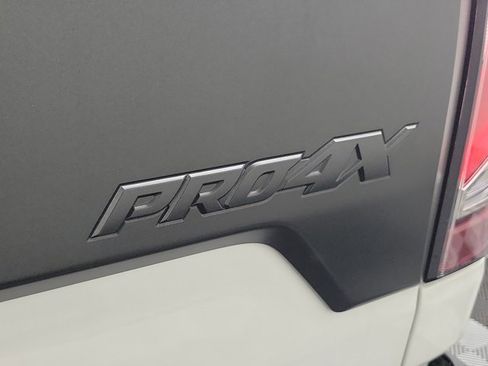 Used 2023 Nissan Titan PRO-4X w/ Pro-4x Convenience Package image 11