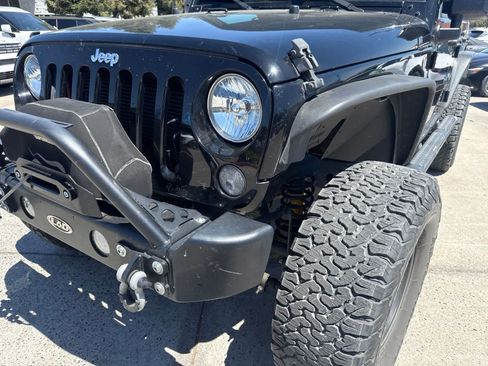 Used 2015 Jeep Wrangler Unlimited Sport w/ Quick Order Package 24S AWD/4WD image 9