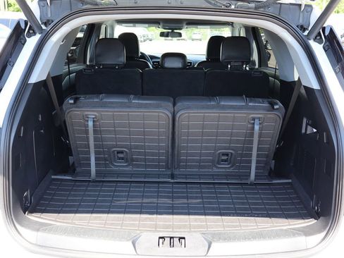 Used 2023 Ford Explorer XLT w/ Equipment Group 202A RWD image 25