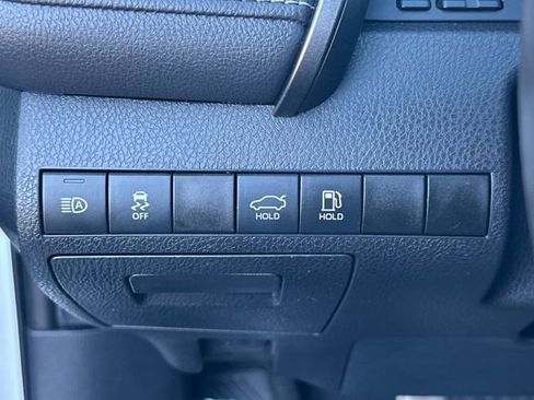 Used 2021 Toyota Camry SE image 36