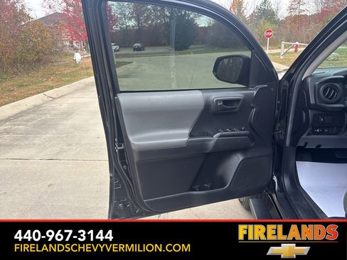 Used 2022 Toyota Tacoma SR image 9