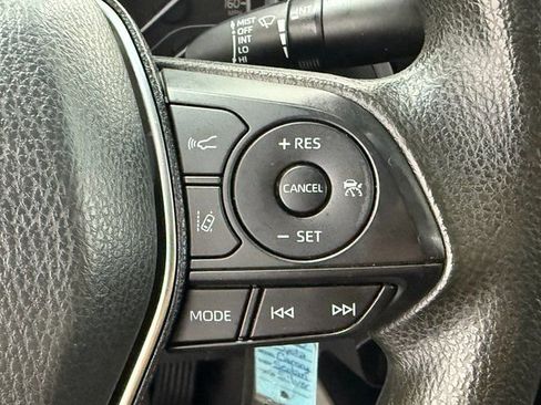 Used 2020 Toyota Camry LE image 13