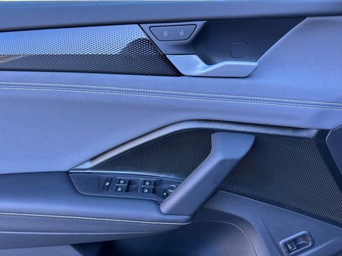 New 2026 Volkswagen Tiguan SE R-Line image 10