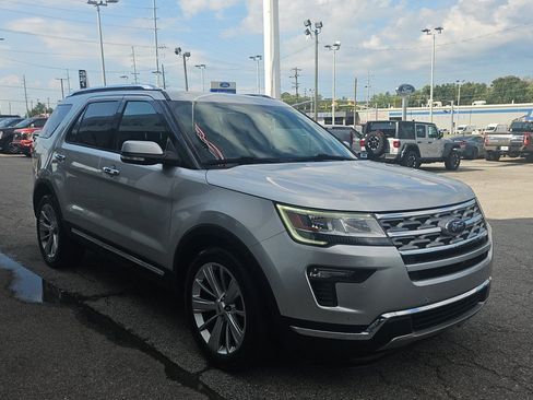 Used 2019 Ford Explorer Limited w/ Class III Trailer Tow Package FWD image 6