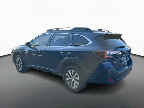 Used 2024 Subaru Outback Premium AWD/4WD image 5