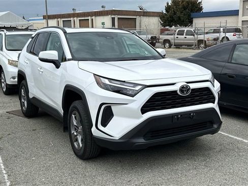 Used 2024 Toyota RAV4 XLE image 2