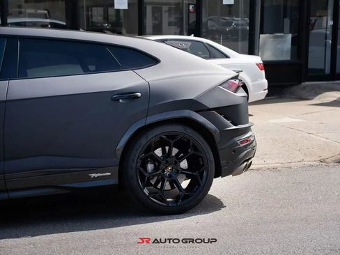 Used 2023 Lamborghini Urus Performante AWD/4WD image 10