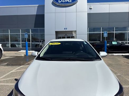 Used 2025 Toyota Corolla LE image 27