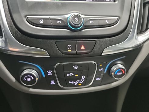 Used 2024 Chevrolet Equinox LS FWD image 21