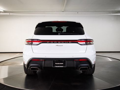 Certified 2023 Porsche Macan AWD/4WD image 6