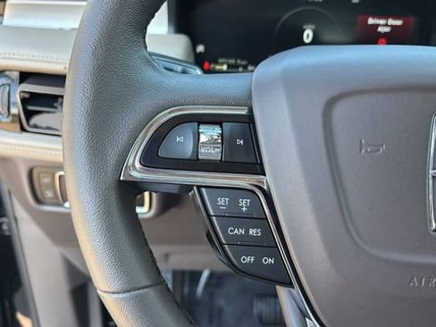 Used 2023 Lincoln Nautilus Standard w/ Premium Package image 22