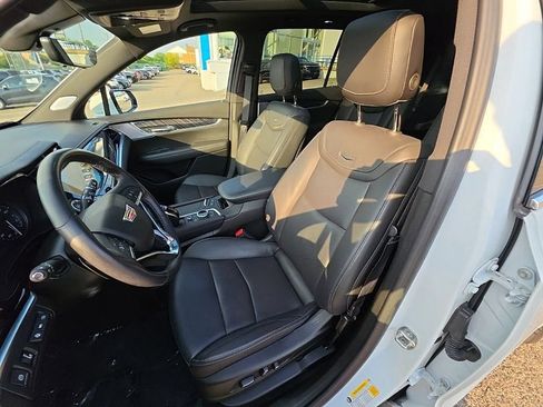 Used 2024 Cadillac XT6 Premium Luxury w/ Technology Package AWD/4WD image 24