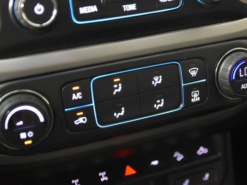 Used 2018 Chevrolet Colorado ZR2 image 22