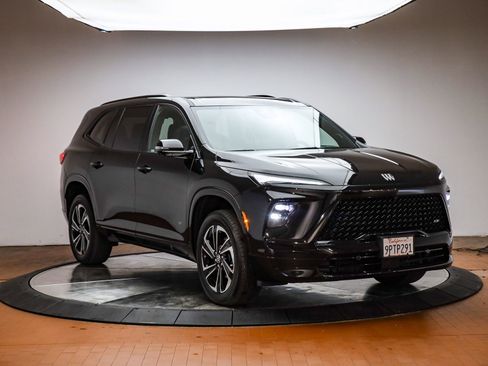 Used 2025 Buick Enclave Sport Touring w/ Power Package image 5