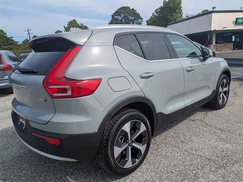 New 2025 Volvo XC40 B5 Plus w/ Climate Package image 4