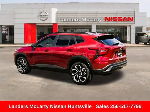 Used 2025 Chevrolet Trax RS w/ Driver Confidence Package FWD image 6