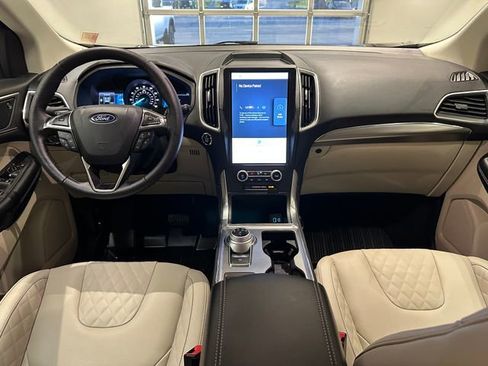 Used 2024 Ford Edge Titanium AWD/4WD image 9
