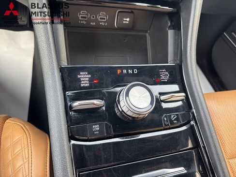Used 2023 Jeep Grand Cherokee L Summit w/ Advanced Protech Group IV AWD/4WD image 37