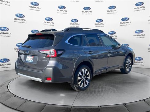 Used 2025 Subaru Outback Limited image 4